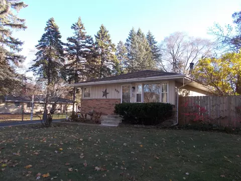905 Winthrop Ct, Zion, IL 60099