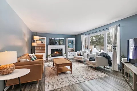 Living - 325 Stonegate Rd, Algonquin, IL 60102 photo 2 of 4