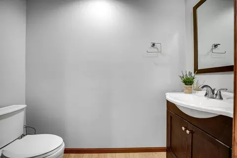 Bath - 2508 Falls Ct, Plainfield, IL 60586 photo 2 of 3
