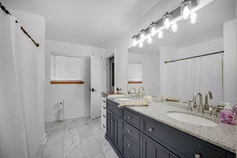 Bath - 2508 Falls Ct, Plainfield, IL 60586 photo 3 of 3