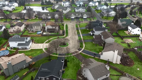 View/Area - 2508 Falls Ct, Plainfield, IL 60586 photo 10 of 15