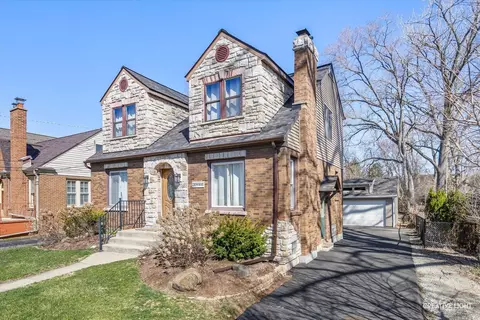 28 W608 Ray St, Warrenville, IL 60555
