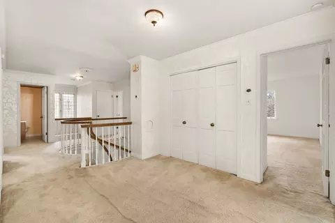 Entry Way - 30 Strauss Ln, Olympia Fields, IL 60461 photo 4 of 4