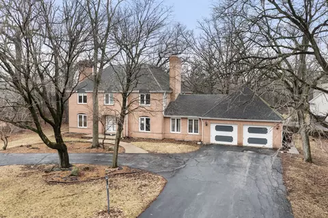 Exterior - 30 Strauss Ln, Olympia Fields, IL 60461 photo 3 of 7