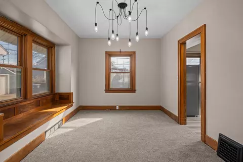 Living - 350 15th Ave, Moline, IL 61265 photo 5 of 6