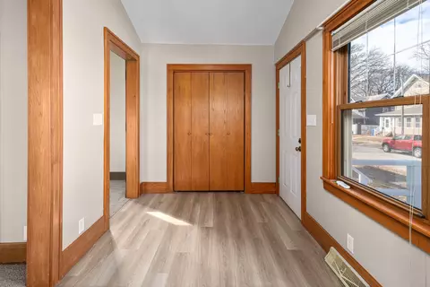 Entry Way - 350 15th Ave, Moline, IL 61265 photo 1 of 4