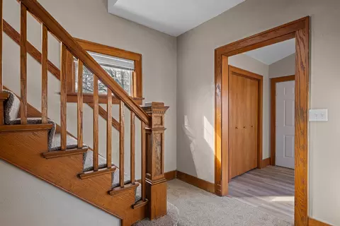 Entry Way - 350 15th Ave, Moline, IL 61265 photo 2 of 4