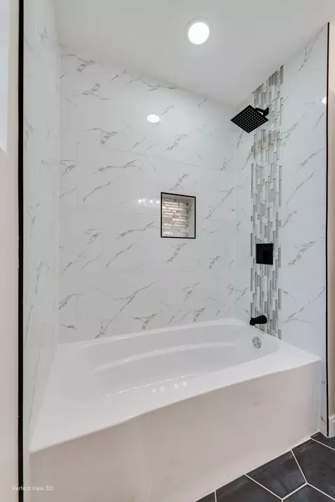 Bath - 1319 E 89th St, Chicago, IL 60619 photo 2 of 3