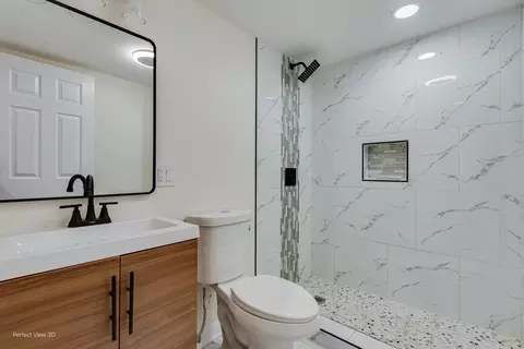 Bath - 1319 E 89th St, Chicago, IL 60619 photo 3 of 3