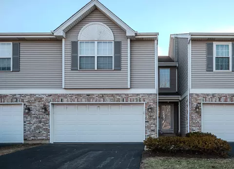 2487 Amber Ln, Elgin, IL 60123