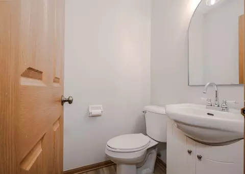 Bath - 2487 Amber Ln, Elgin, IL 60123 photo 1 of 3