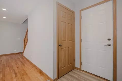 Entry Way - 2487 Amber Ln, Elgin, IL 60123 photo 2 of 3