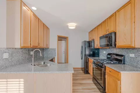 Kitchen - 2487 Amber Ln, Elgin, IL 60123 photo 1 of 2