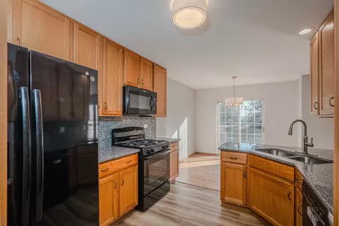 Kitchen - 2487 Amber Ln, Elgin, IL 60123 photo 2 of 2