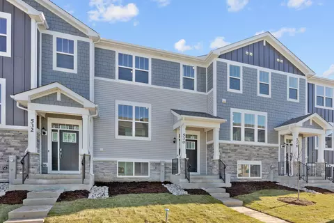 530 Wolverine Dr, Aurora, IL 60502