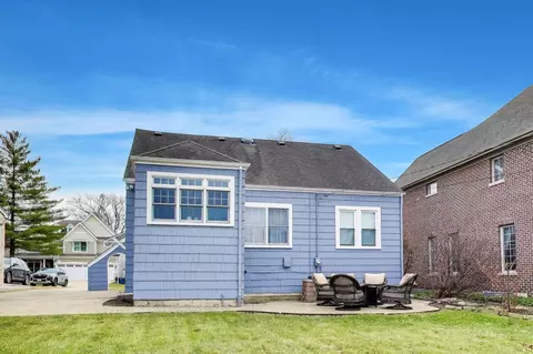 Exterior - 277 E Oneida Ave, Elmhurst, IL 60126 photo 5 of 10