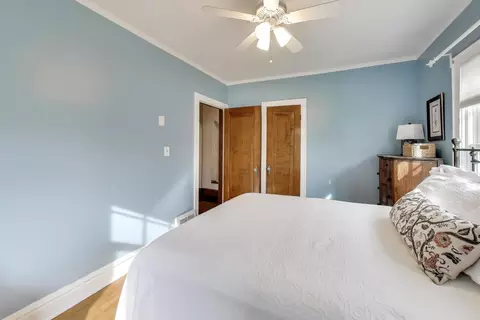 Bedroom - 277 E Oneida Ave, Elmhurst, IL 60126 photo 5 of 8