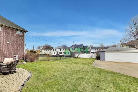 Exterior - 277 E Oneida Ave, Elmhurst, IL 60126 photo 8 of 10
