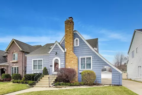 Exterior - 277 E Oneida Ave, Elmhurst, IL 60126 photo 2 of 10