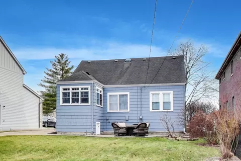 Exterior - 277 E Oneida Ave, Elmhurst, IL 60126 photo 4 of 10