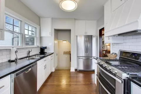 Kitchen - 277 E Oneida Ave, Elmhurst, IL 60126 photo 1 of 4