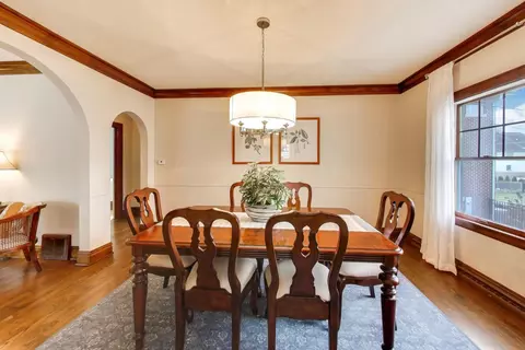 Dining - 277 E Oneida Ave, Elmhurst, IL 60126 photo 3 of 4