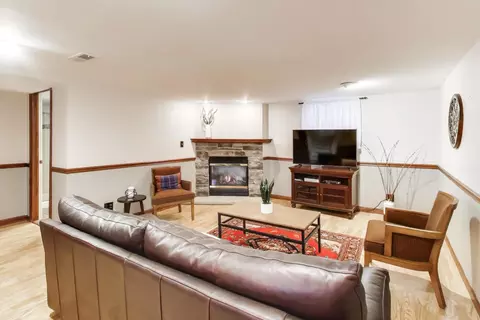 Living - 277 E Oneida Ave, Elmhurst, IL 60126 photo 3 of 4