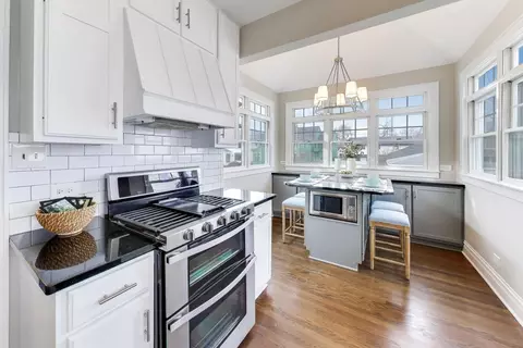 Kitchen - 277 E Oneida Ave, Elmhurst, IL 60126 photo 2 of 4