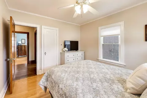 Bedroom - 277 E Oneida Ave, Elmhurst, IL 60126 photo 3 of 8