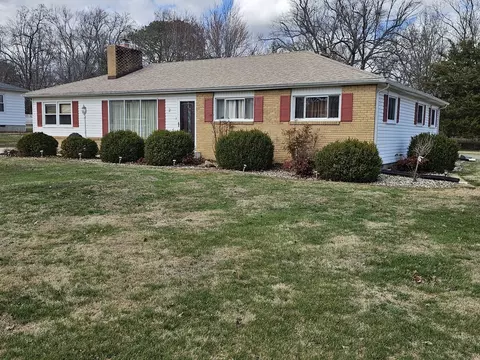 2 Linnview Dr, Mount Vernon, IL 62864 photo 4