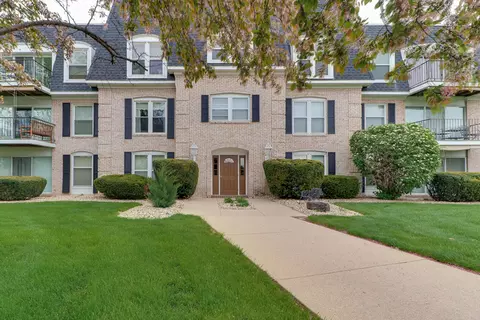 Exterior - 111 Rust Rd #110, Bloomington, IL 61701 photo 9 of 11