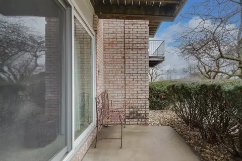 Exterior - 111 Rust Rd #110, Bloomington, IL 61701 photo 3 of 11