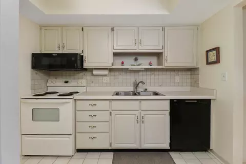 Kitchen - 111 Rust Rd #110, Bloomington, IL 61701 photo 1 of 2