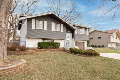 618 Boxwood Dr, Schaumburg, IL 60193