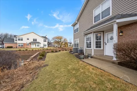 1429 Georgetown Dr #1429, Batavia, IL 60510