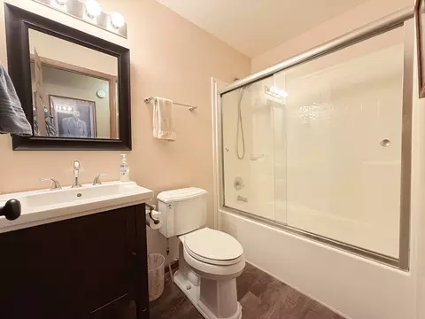 Bath - 147 Hazel Rd, Simpson, IL 62985 photo 1 of 4