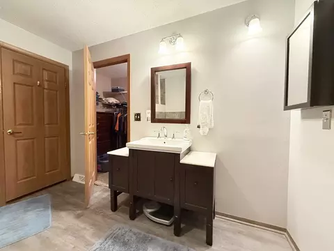 Bath - 147 Hazel Rd, Simpson, IL 62985 photo 2 of 4