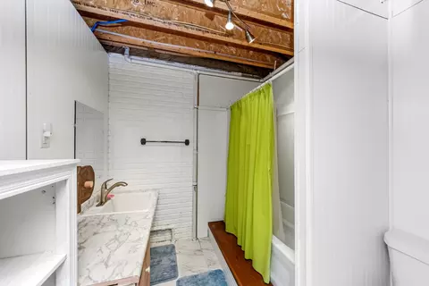 Bath - 620 W 6th St, Minonk, IL 61760 photo 3 of 3