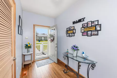 Entry Way - 620 W 6th St, Minonk, IL 61760 photo 5 of 6