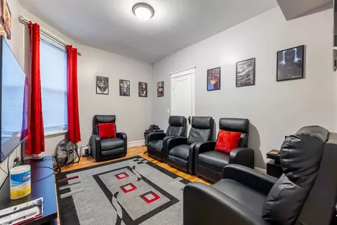 Living - 1511 E 67th Pl, Chicago, IL 60637 photo 4 of 4