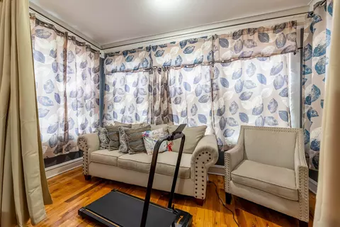 Living - 1511 E 67th Pl, Chicago, IL 60637 photo 1 of 4