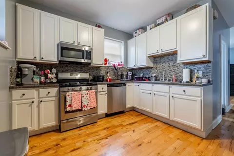 Kitchen - 1511 E 67th Pl, Chicago, IL 60637 photo 1 of 2