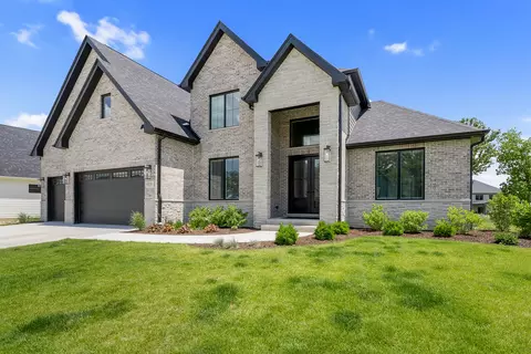 9533 Tall Grass Trl, Saint John, IN 46373