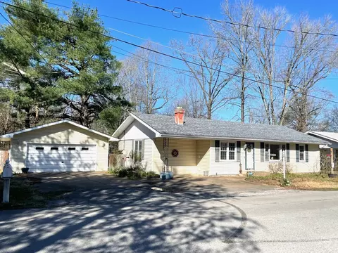 504 N Billy Bryan St, Carbondale, IL 62901