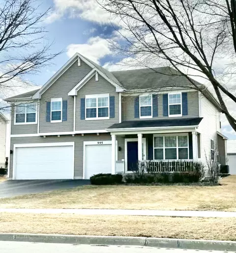 995 Bluff Quarry Dr, South Elgin, IL 60177