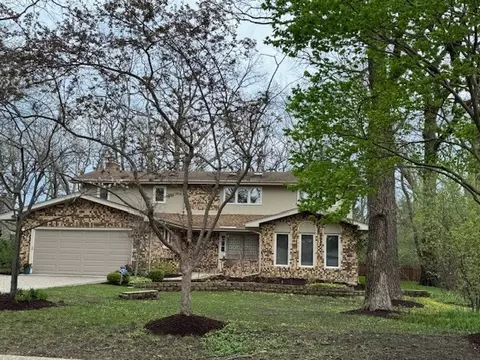 371 Red Oak Ln, Highland Park, IL 60035