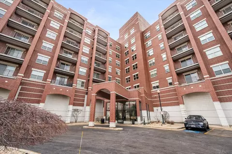 1700 Riverwoods Dr #403, Melrose Park, IL 60160