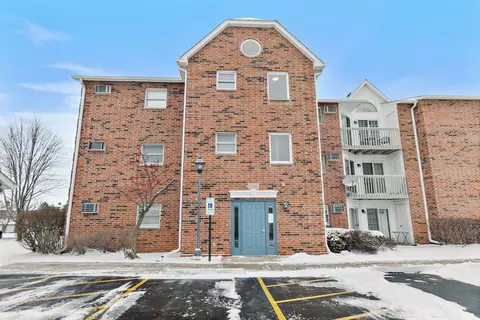 1330 Cunat Ct #1F, Lake In The Hills, IL 60156
