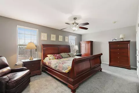 Bedroom - 1135 Reserve Dr, Elgin, IL 60124 photo 2 of 3
