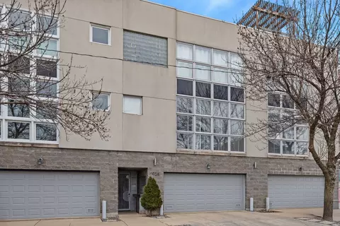925 N Willard Ct #2E, Chicago, IL 60642